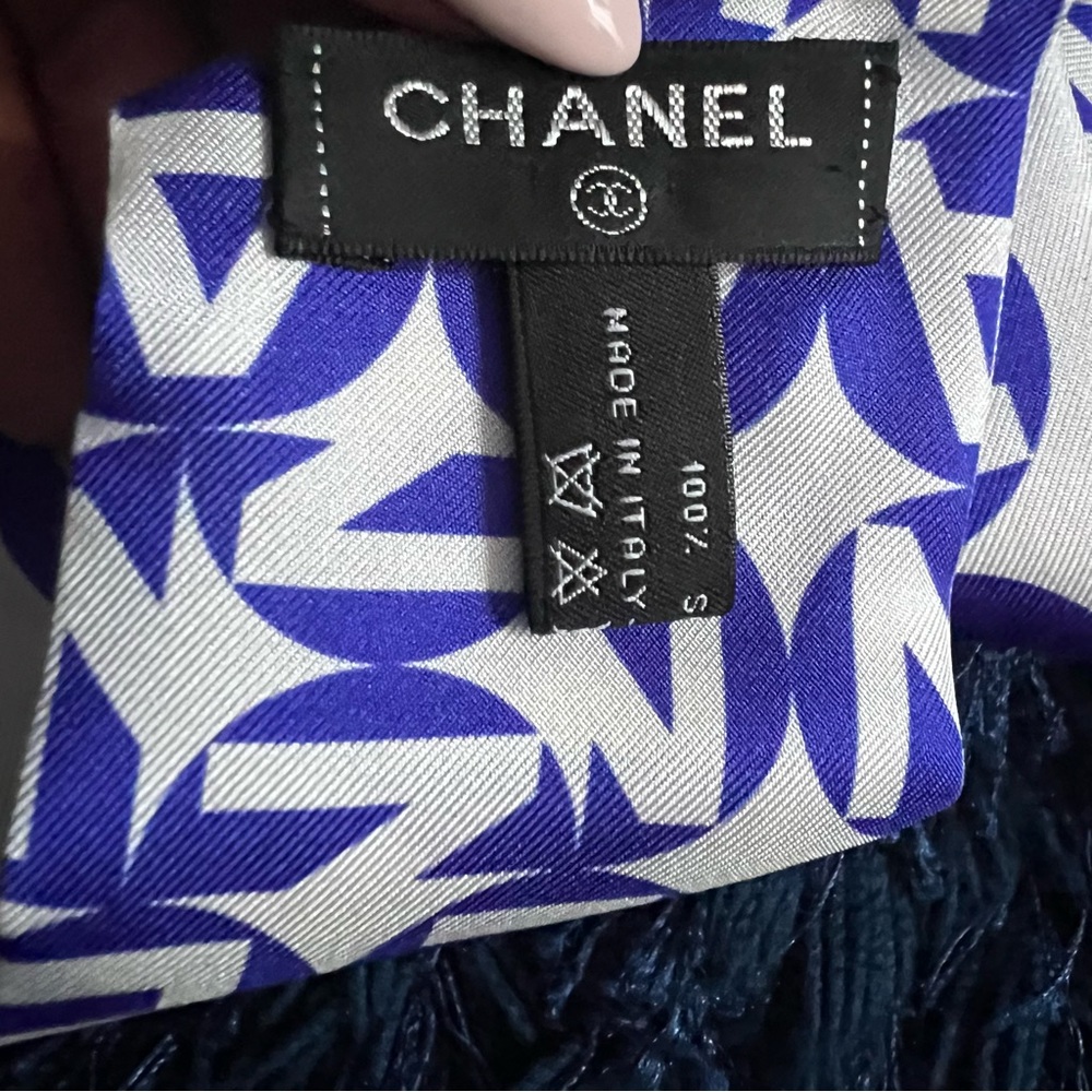 NEW CHANEL Blue, White, and Pink Silk Chanel Logo Twilly Scarf (New in Box) - Picture 4 of 9